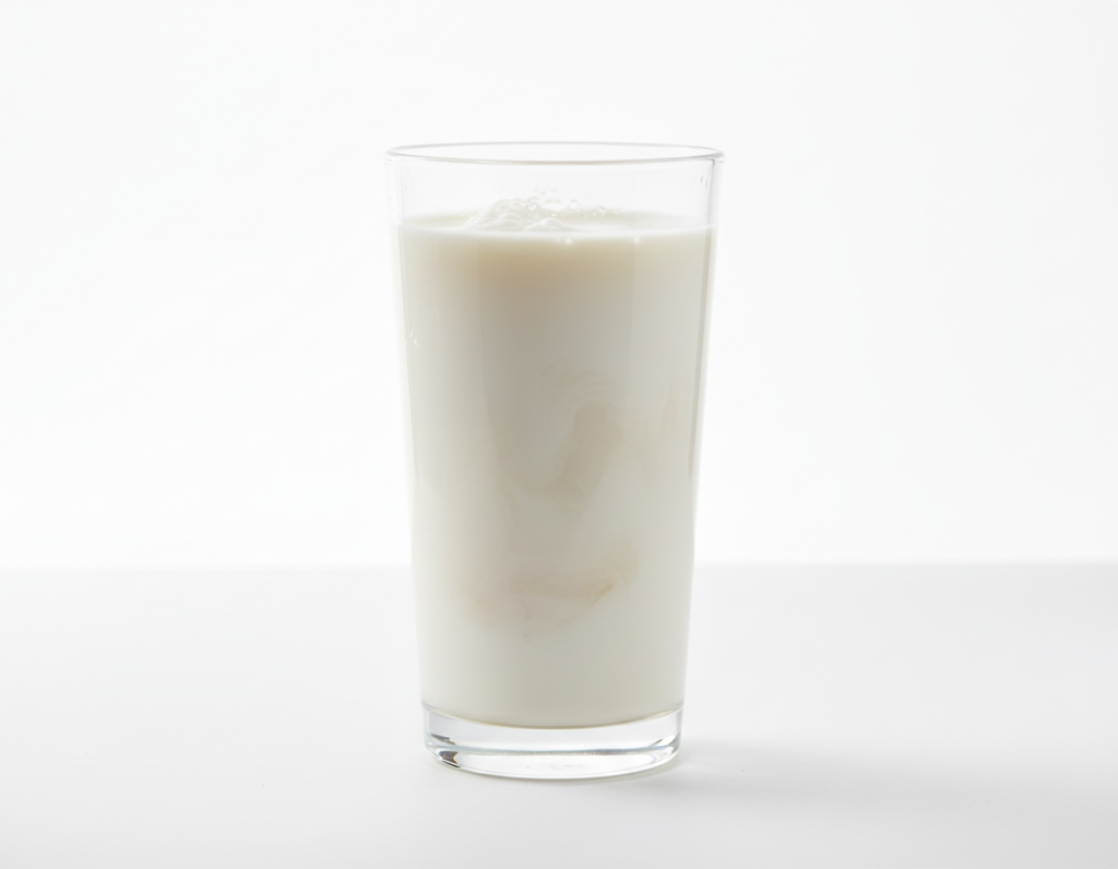 glass of milk with protein powder for nighttime weight loss